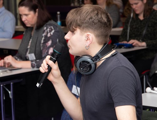 Finn Hellman making a point during the discusson